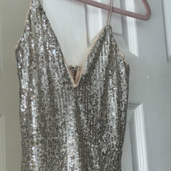 Sequin Bodycon Midi Dress - Picture 6 of 7